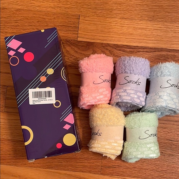 mqelong Accessories - 5 pair of Cozy, Soft Slipper Socks.